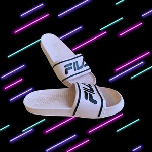 ❤️❤️Pink and Black Puma Cool Cat Slides  Size9 ❤️❤️